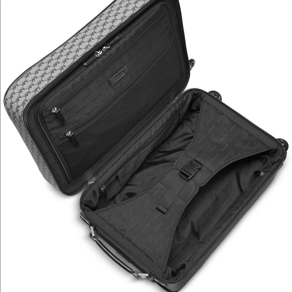 🌷MICHAEL KORS Large Signature Designer Trolley🌷 - Picture 4 of 8